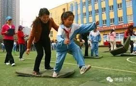 PUBG x 杜卡迪联动 驾驶炫彩摩托车皮肤畅游游戏