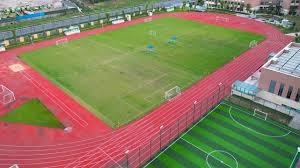 成都蓉城主帅徐正源获三年大合同，球队获亚冠资格，有望争夺双冠，球迷期待新赛季表现。